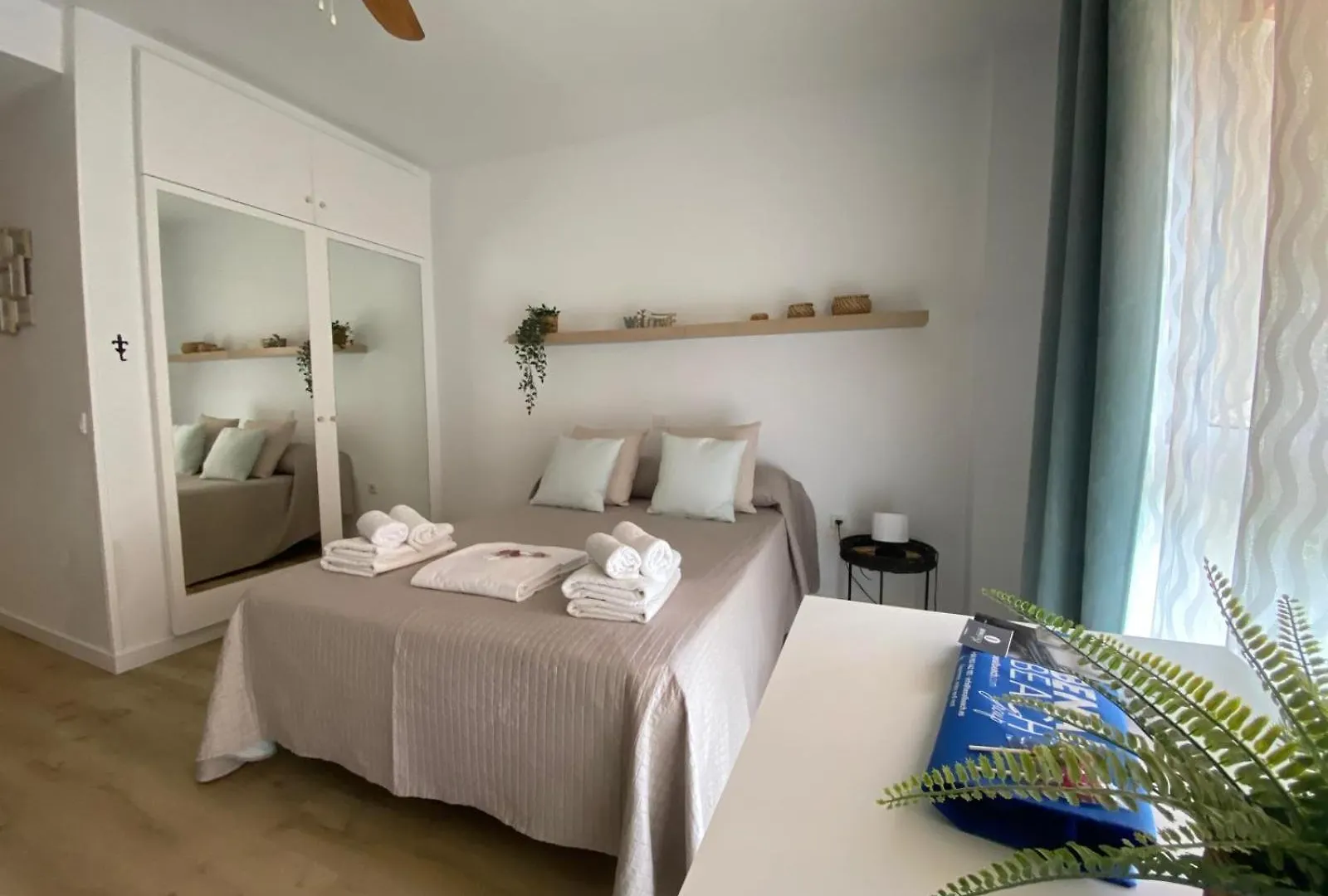 بينالماذينا Apartamentos Benal Beach Group